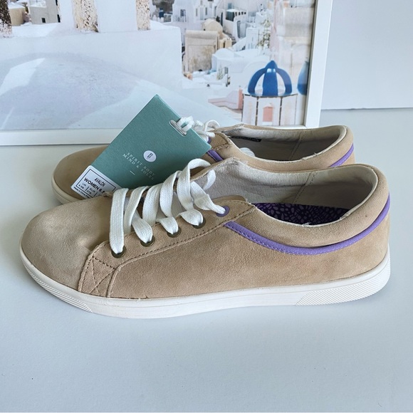 REVITALIGN Women's Avalon Sneaker - Picture 8 of 8